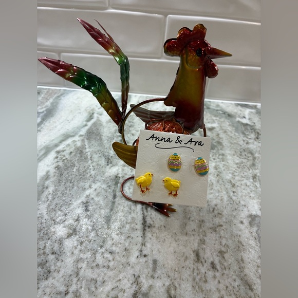 Anna & Ava Gold and yellow stud earrings. Pierced ears only. - Picture 4 of 4